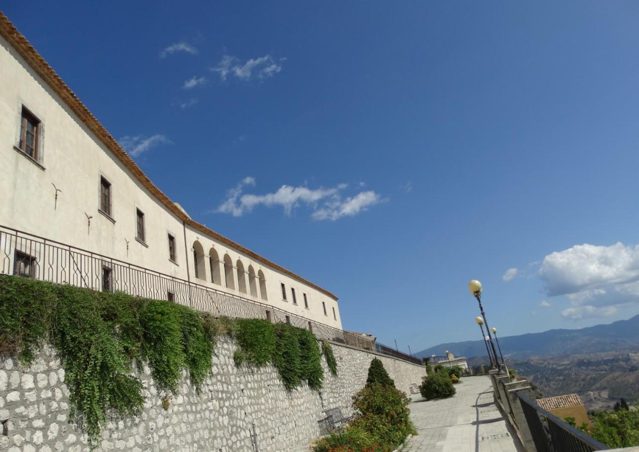 Albergo Palazzo Sant'Anna Gerace Buitenkant foto